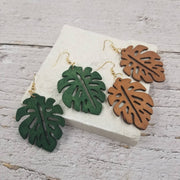 Treasure Wholesale - Monstera Leaf Wood Earrings