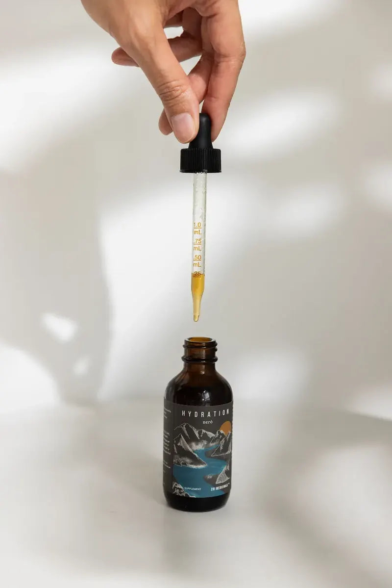 Hydration · Neró dropper in the hand