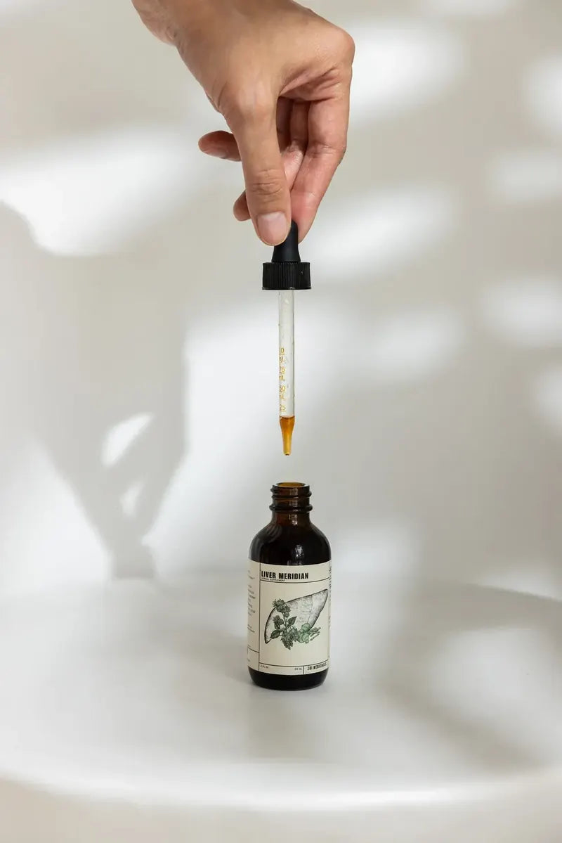 Liver Meridian dropper in the hand
